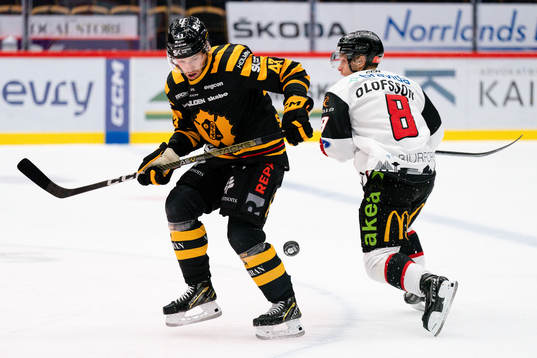 Skellefteås Filip Sandberg och Malmö Redhawks Johan
