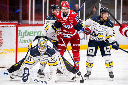 Timrås Emil Pettersson mot HV71s Victor Sjöholm, Mattias