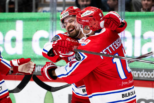 Timrås Anton Lander och Emil Pettersson jublar
