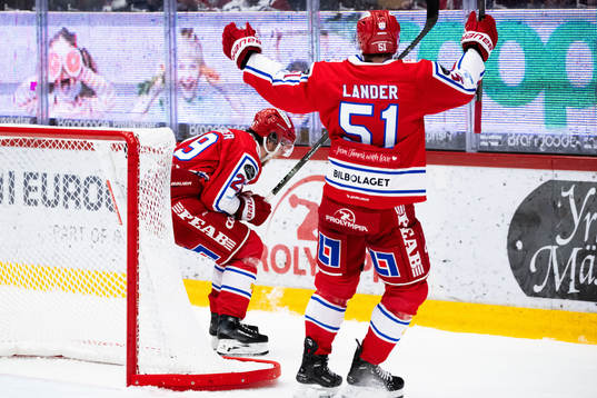 Timrås Filip Hållander jublar