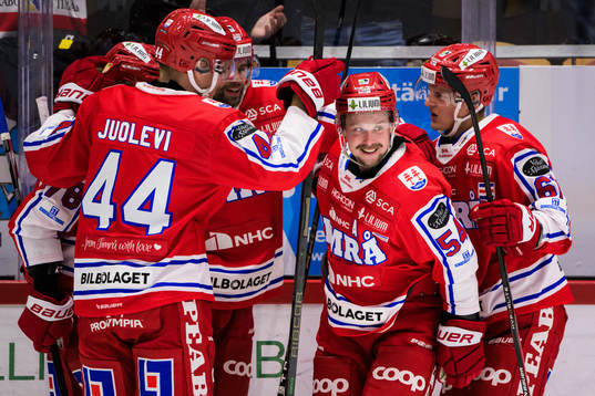 Timrås Jonathan Dahlén jublar
