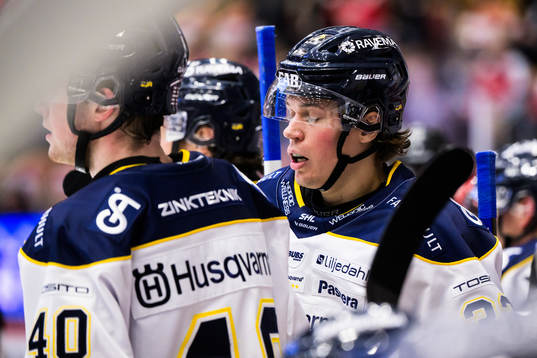 HV71s Måns Lindbäck deppar