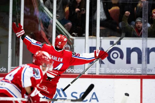Timrås Jonathan Dahlén jublar