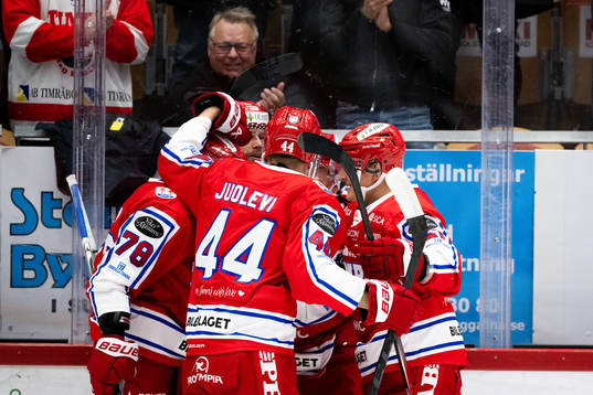 Timrås Jonathan Dahlén jublar
