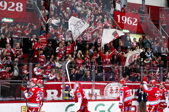 Timrå jublar mot publiken