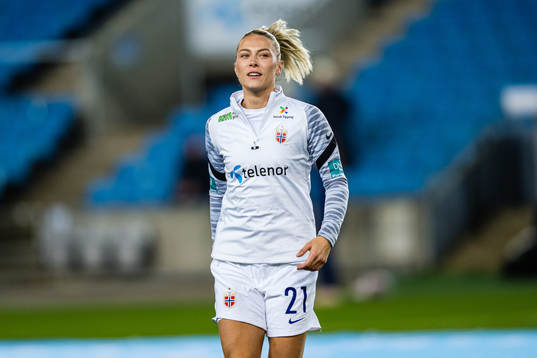 Mimmi Löfwenius of Norway warms up