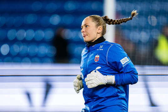 goalkeeper Aurora Mikalsen of Norway warms up