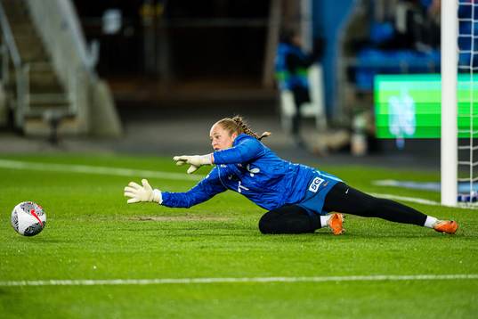 goalkeeper Aurora Mikalsen of Norway warms up