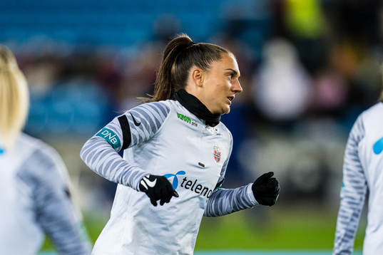 Vilde Bøe Risa of Norway warms up