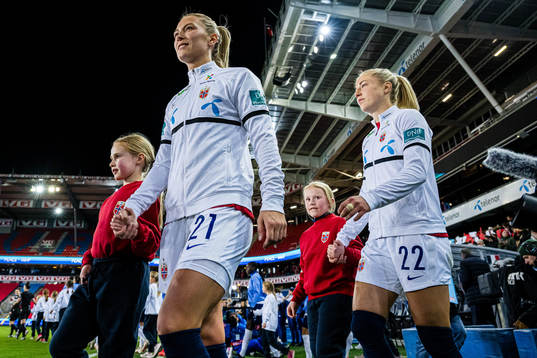 Mimmi Löfwenius and Sophie Román Haug of Norway