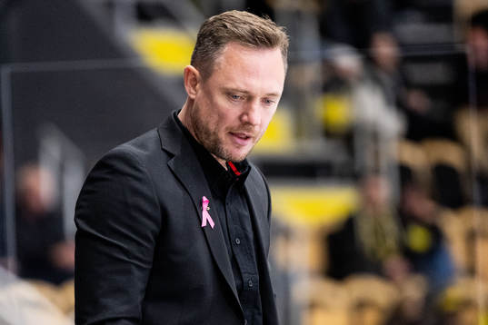 Västerås tränare Karl Helmersson deppar