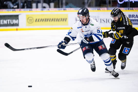 Karlskogas Theodor Pistek och Västerås Shane Gersich