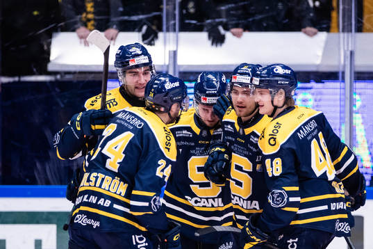 Södertäljes Jacob Bjerselius jublar