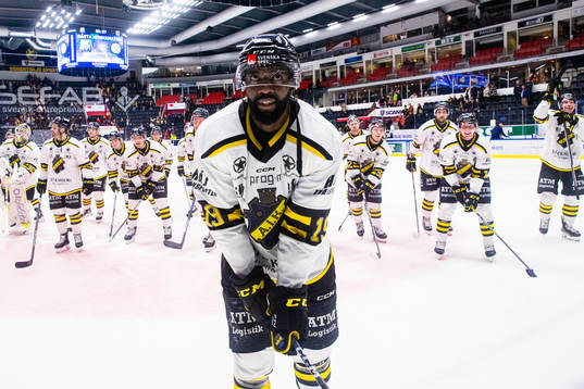 AIKs Daniel Muzito Bagenda jublar