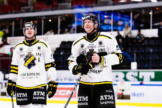 AIKs Richard Gynge jublar