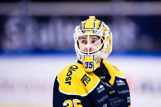 Södertäljes målvakt Tomas Sholl deppar