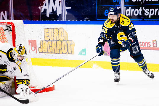AIKs målvakt Tobias Normann och Södertäljes Marcus