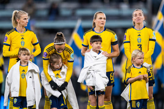 Sofia Jakobsson, Kosovare Asllani, Magdalena Eriksson and