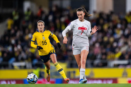 Filippa Angeldahl of Sweden and Riola Xhemaili of