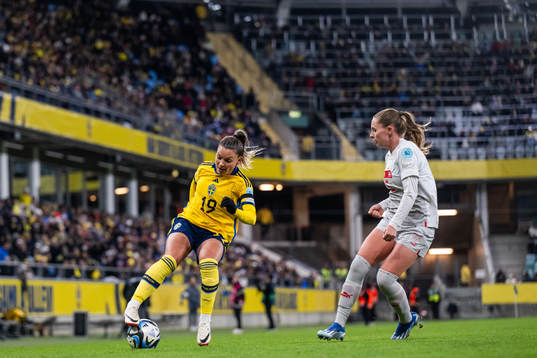 Johanna Rytting Kaneryd of Sweden and Noelle Maritz of