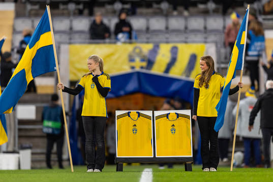 Two Swedish jerseys to honor the two victims of the terror