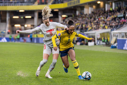 Ana-Maria Crnogorcevic of Switzerland and Madelen Janogy of
