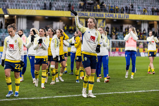 Linda Sembrant of Sweden celebrate