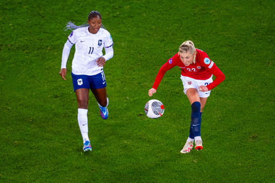 Kadidiatou Diani of France and Sophie Román Haug of Norway
