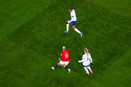 Celin Bizet Ildhusøy of Norway, Wendie Renard of France