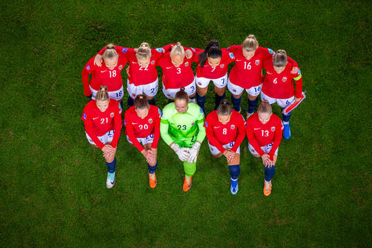 The starting eleven of Norway pose for a team photo