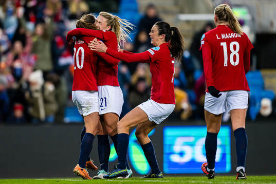 Marit Bratberg Lund of Norway celebrates with Mimmi