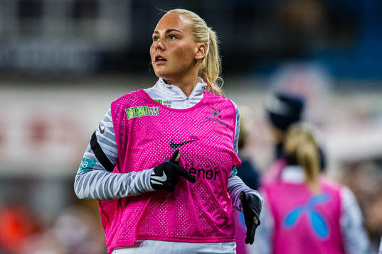 Cathinka Tandberg of Norway warms up