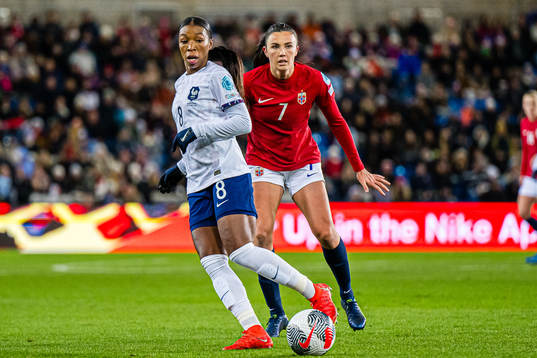 Grace Geyoro of France and Ingrid Syrstad Engen of Norway