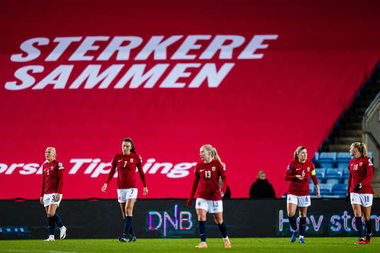 Maria Thorisdottir, Ingrid Syrstad Engen, Maren Mjelde and