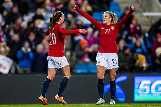 Marit Bratberg Lund of Norway celebrates with Mimmi