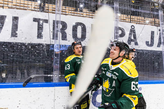 Östersunds Max Krogdahl jublar