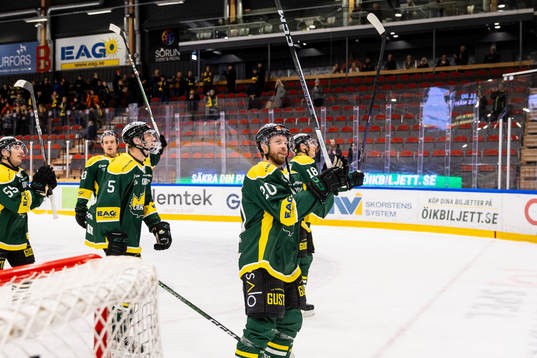 Östersunds Henrik Marklund jublar