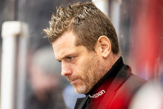 Moras tränare Daniel Hermansson deppar