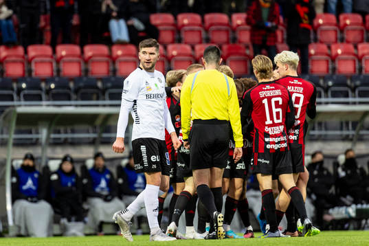 Örebros Axel Oskar Andrésson deppar