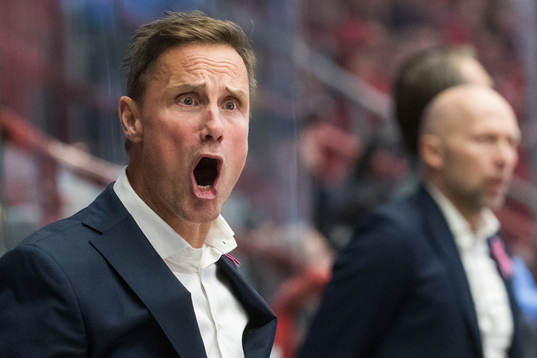Frölundas tränare Roger Rönnberg reagerar