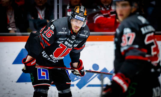 Örebros Emil Larsson deppar