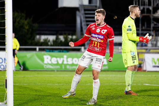 Degerfors Gustav Lindgren jublar