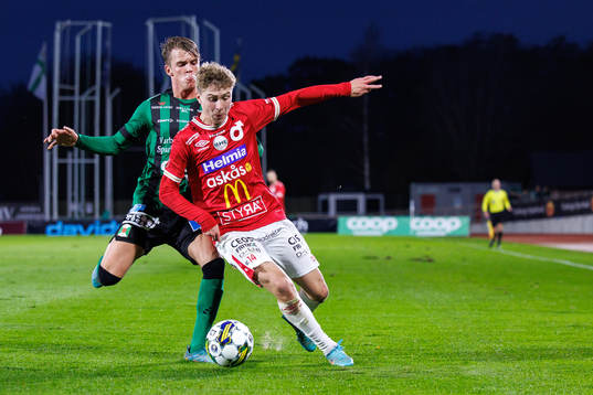 Varbergs Victor Karlsson och Degerfors Hugo Bolin