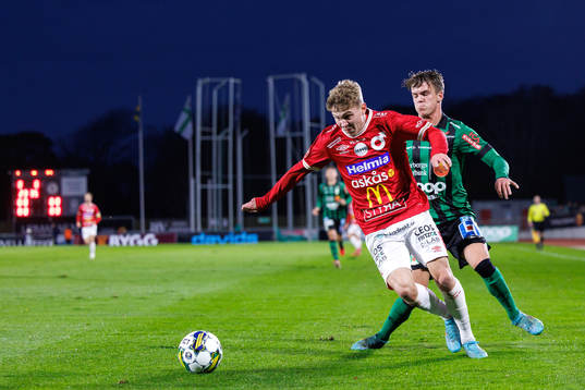 Varbergs Victor Karlsson och Degerfors Hugo Bolin