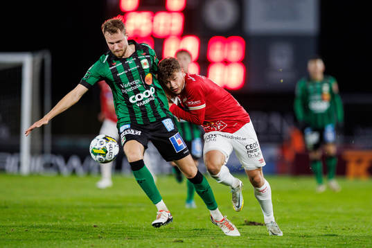Varbergs Niklas Dahlström och Degerfors Gustav Lindgren