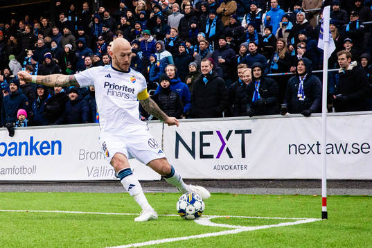 Djurgårdens Magnus Eriksson med en hörna