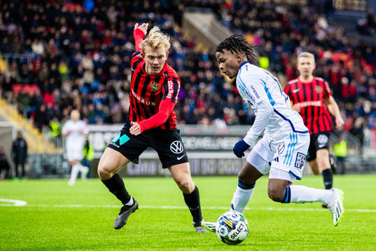 Brommapojkarnas Alexander Jensen och Djurgårdens Felix Va