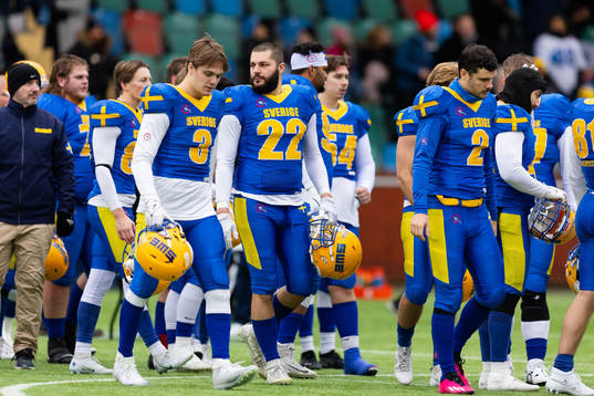 Players of Sweden looks dejected