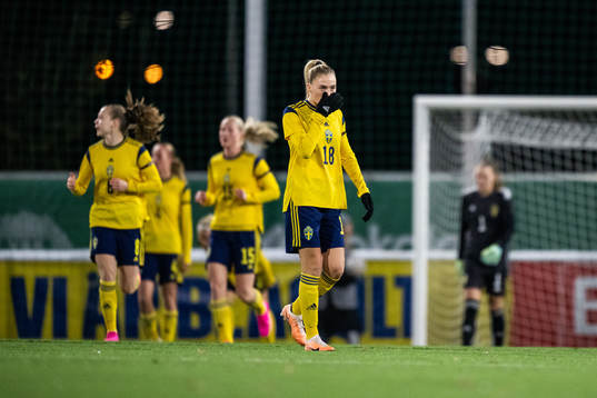 Ida Björnberg of Sverige looks dejected