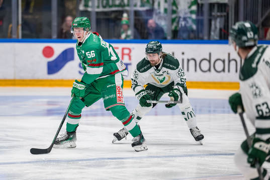 Rögles Adam Engström och Färjestads Linus Johansson